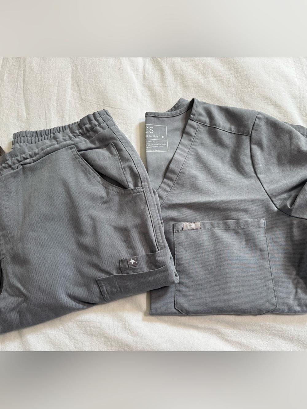 FIGS Women’s M Graphite Scrub Set